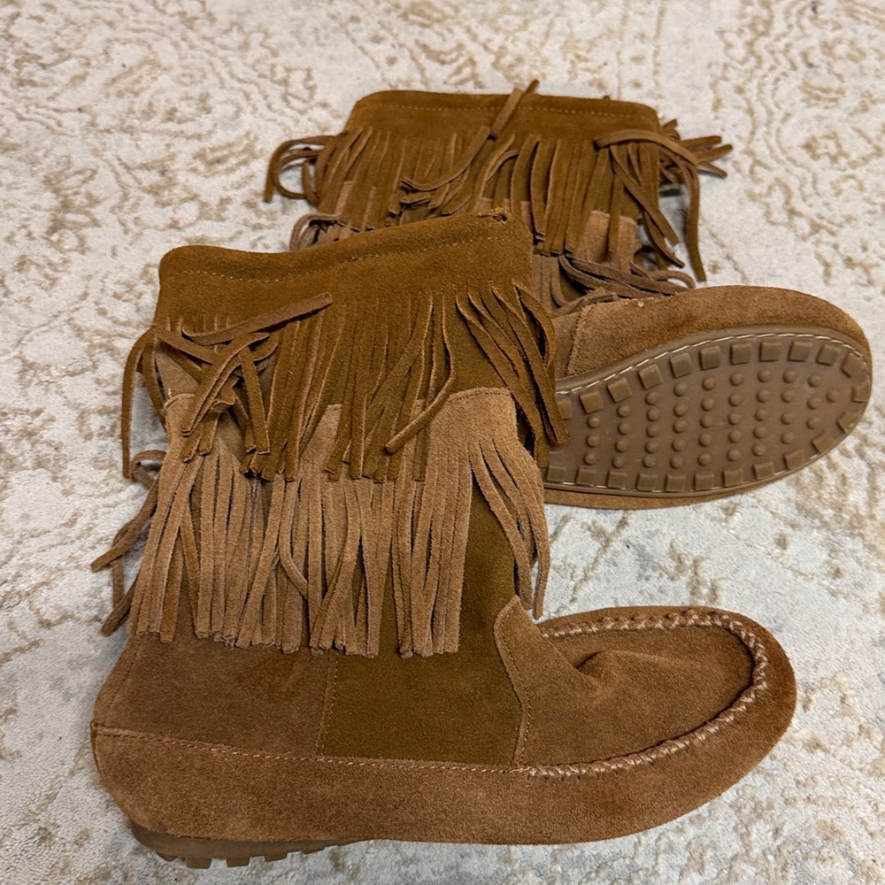 Minnetonka Size 5.5M Double Fringe Pull On Mid Calf Boot 84653 Brown Suede